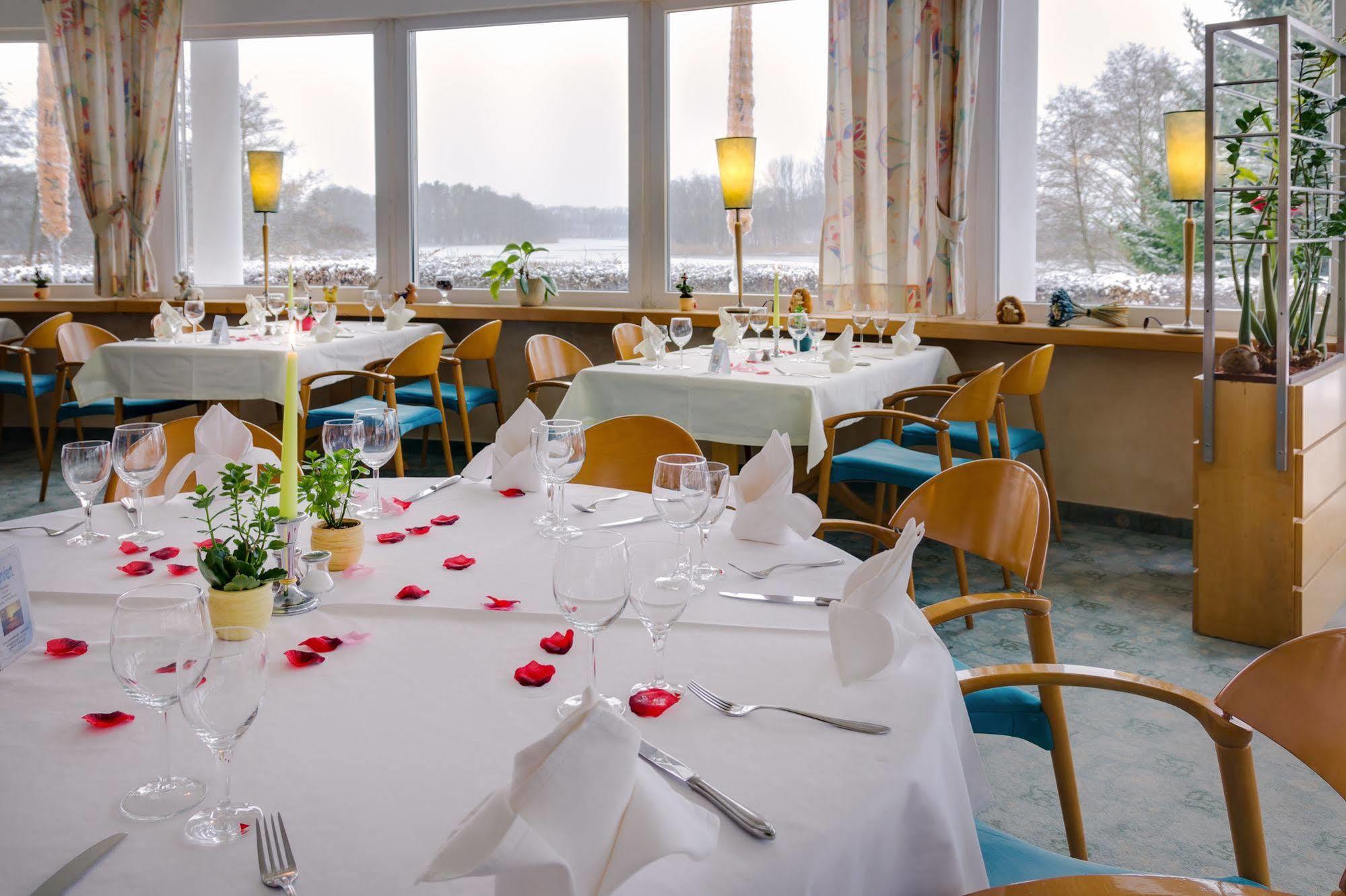Seehotel Luisenhof Falkenhagen  ภายนอก รูปภาพ