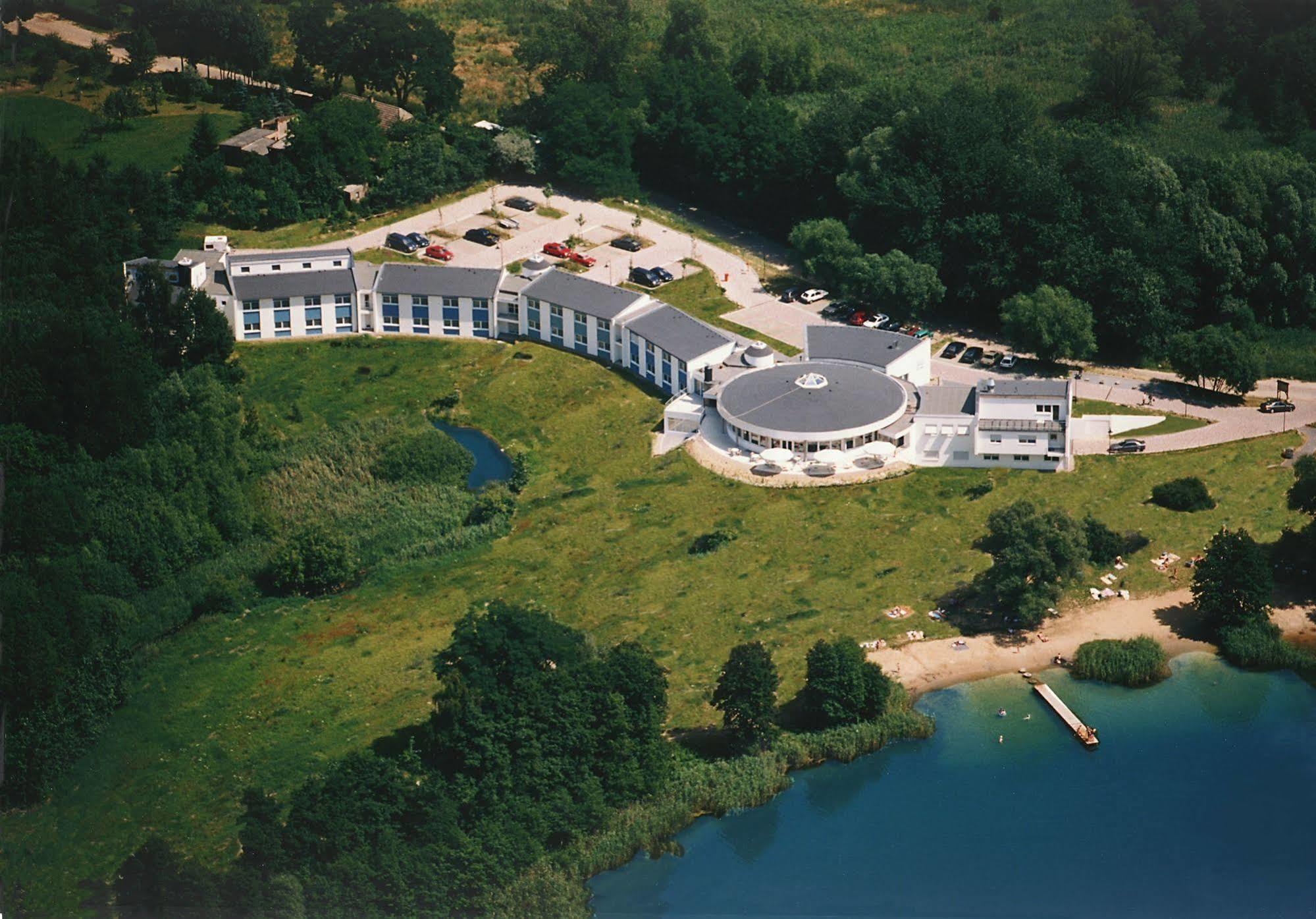Seehotel Luisenhof Falkenhagen  ภายนอก รูปภาพ