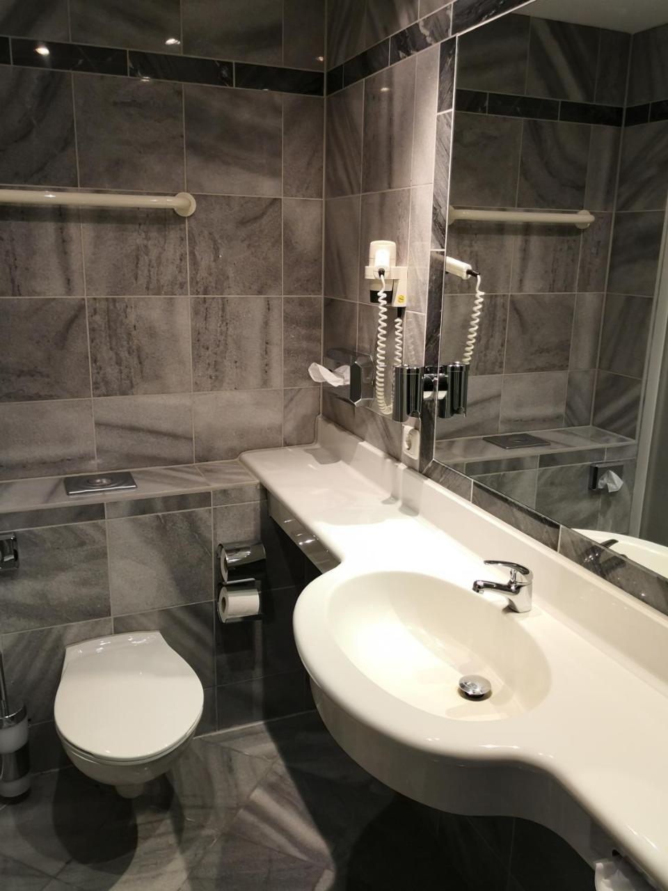 Seehotel Luisenhof Falkenhagen  ภายนอก รูปภาพ