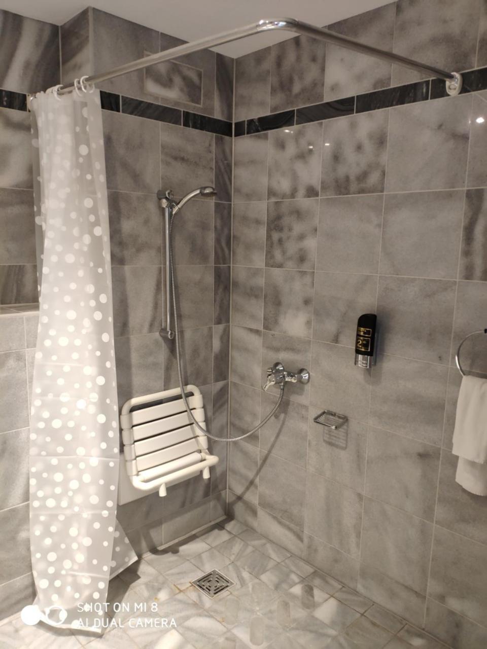 Seehotel Luisenhof Falkenhagen  ภายนอก รูปภาพ
